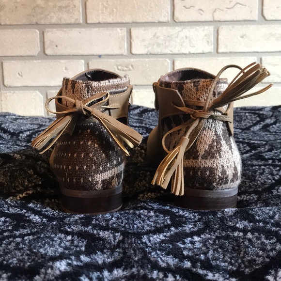 Romwe booties - Picture 3 of 3